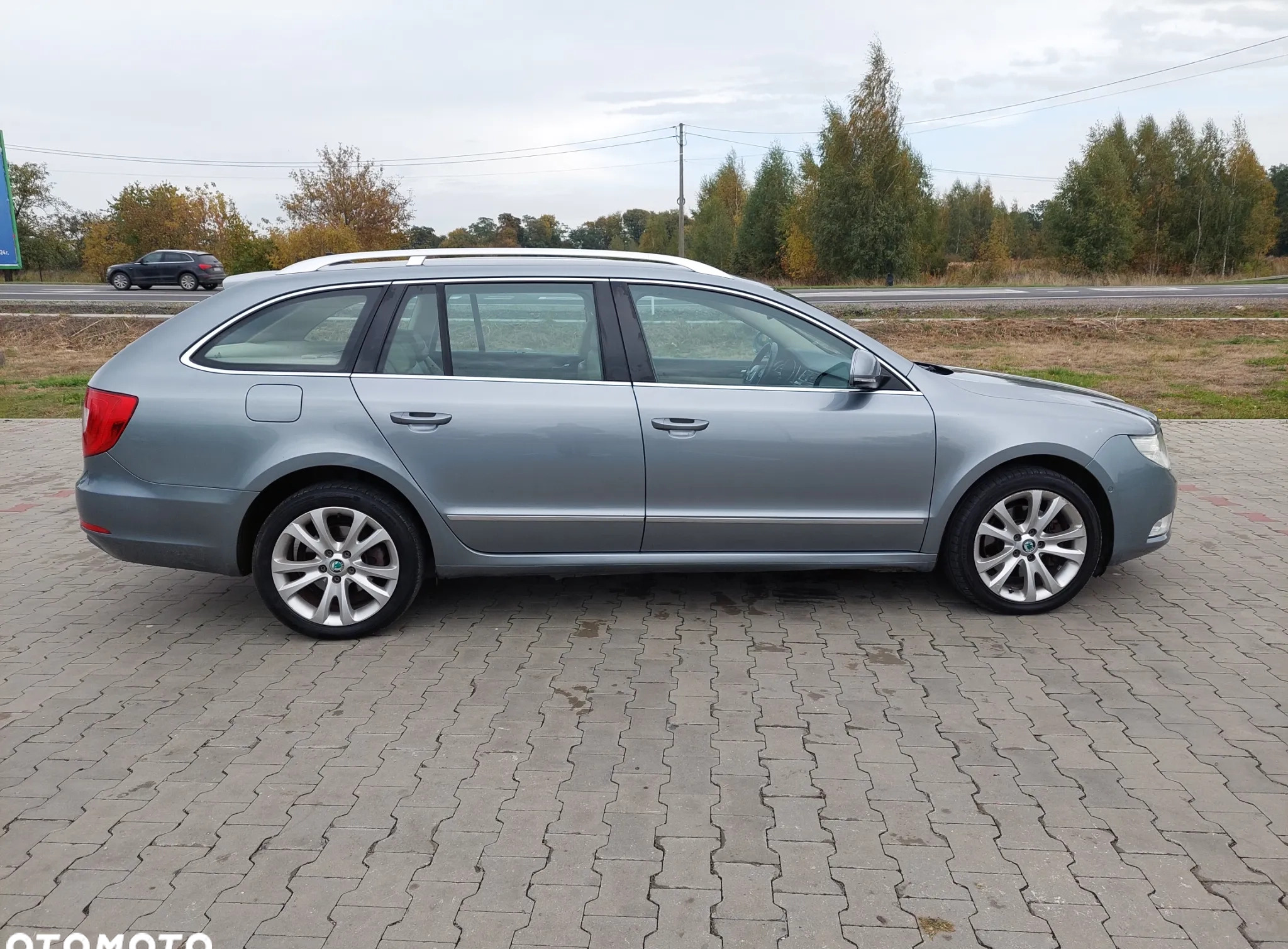 Skoda Superb cena 32700 przebieg: 295000, rok produkcji 2010 z Zawiercie małe 121